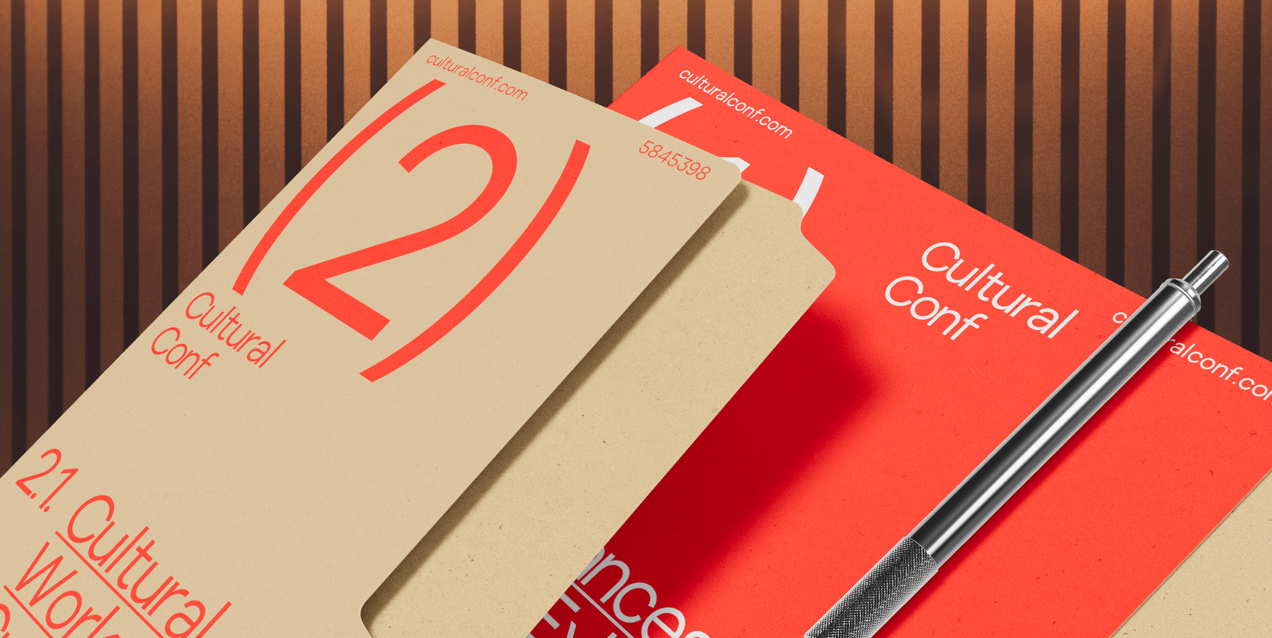 Free Folder 3D mockup. Create presentations using Online Mockup Generator.