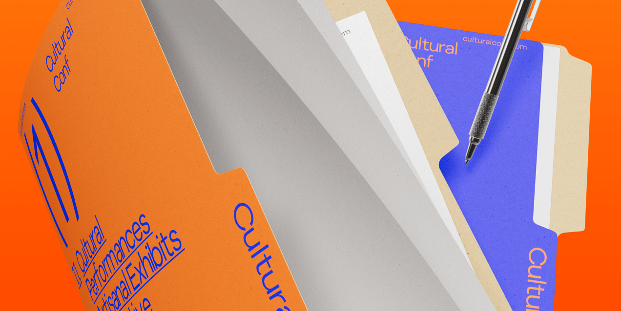 Free Folder 3D mockup. Create presentations using Online Mockup Generator.